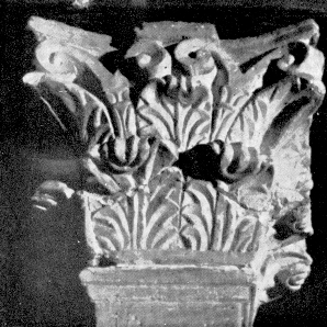 Capitello della recinzione marmorea tra aula e presbiterio